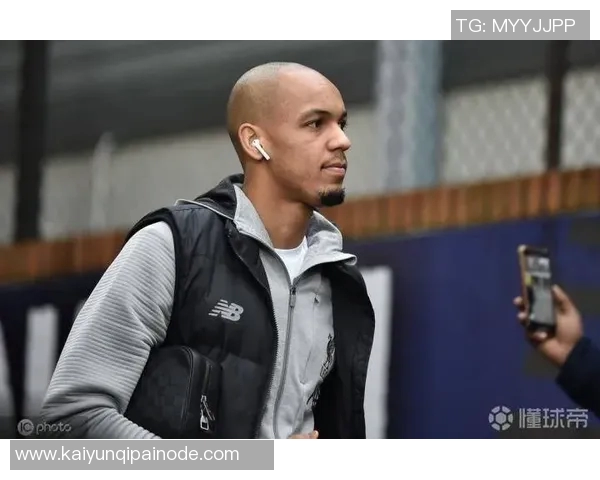 柯蒂斯琼斯在欧冠中展现出92传球成功率成为中场球员第三高的表现