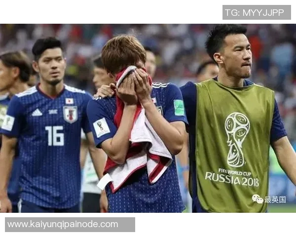 日本门将被换下后痛哭流涕球队遭绝杀令人心疼的瞬间