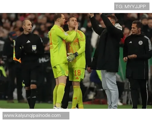 拜仁训练人数不足仅四名一线队员参与三名为门将情况堪忧